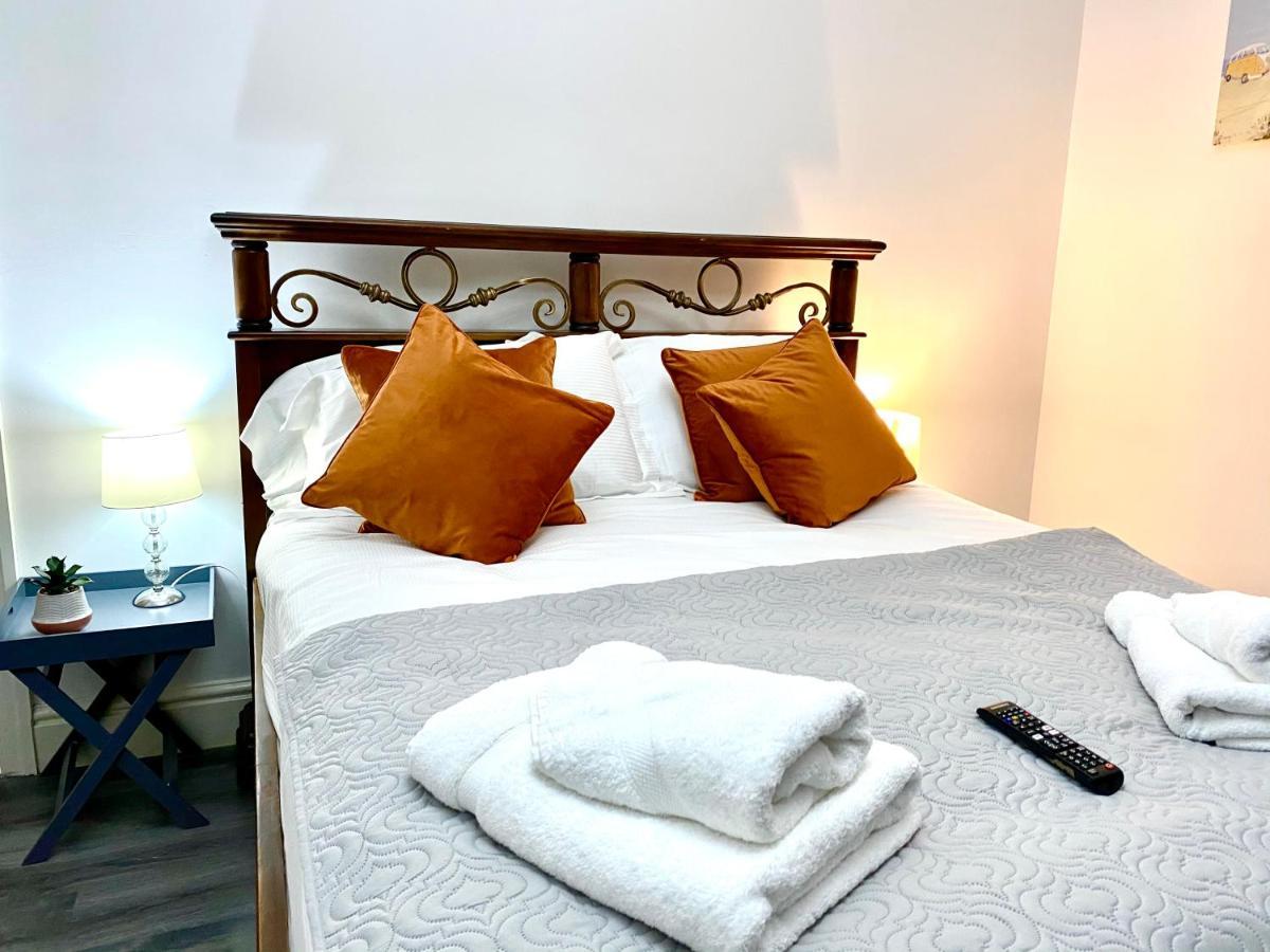 Holiday home 4 Bed Family House Near By Service
