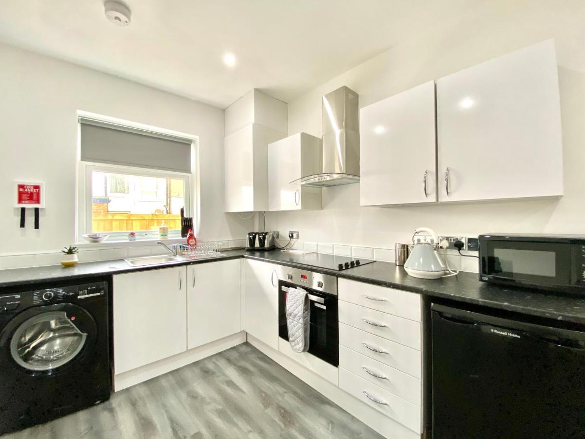 Holiday home 4 Bed Family House Near By Service *